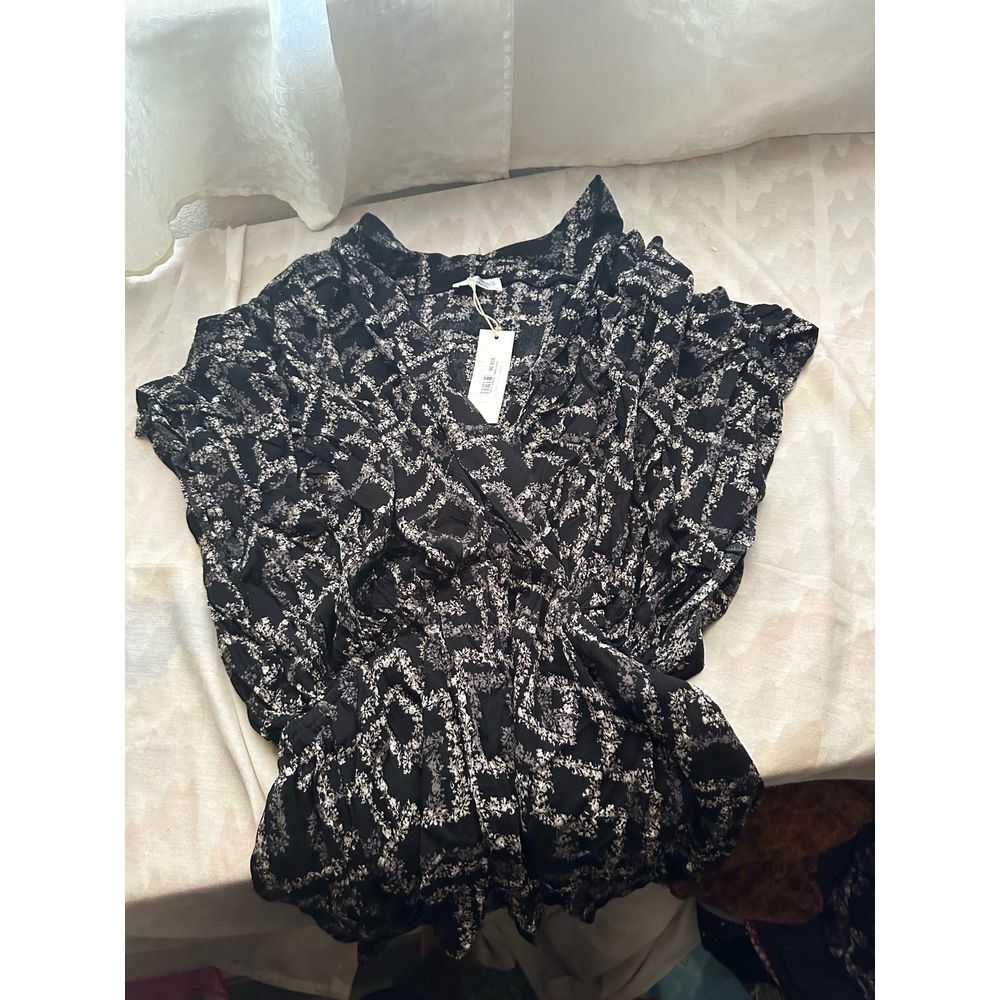 Shop Neighbor Size Small